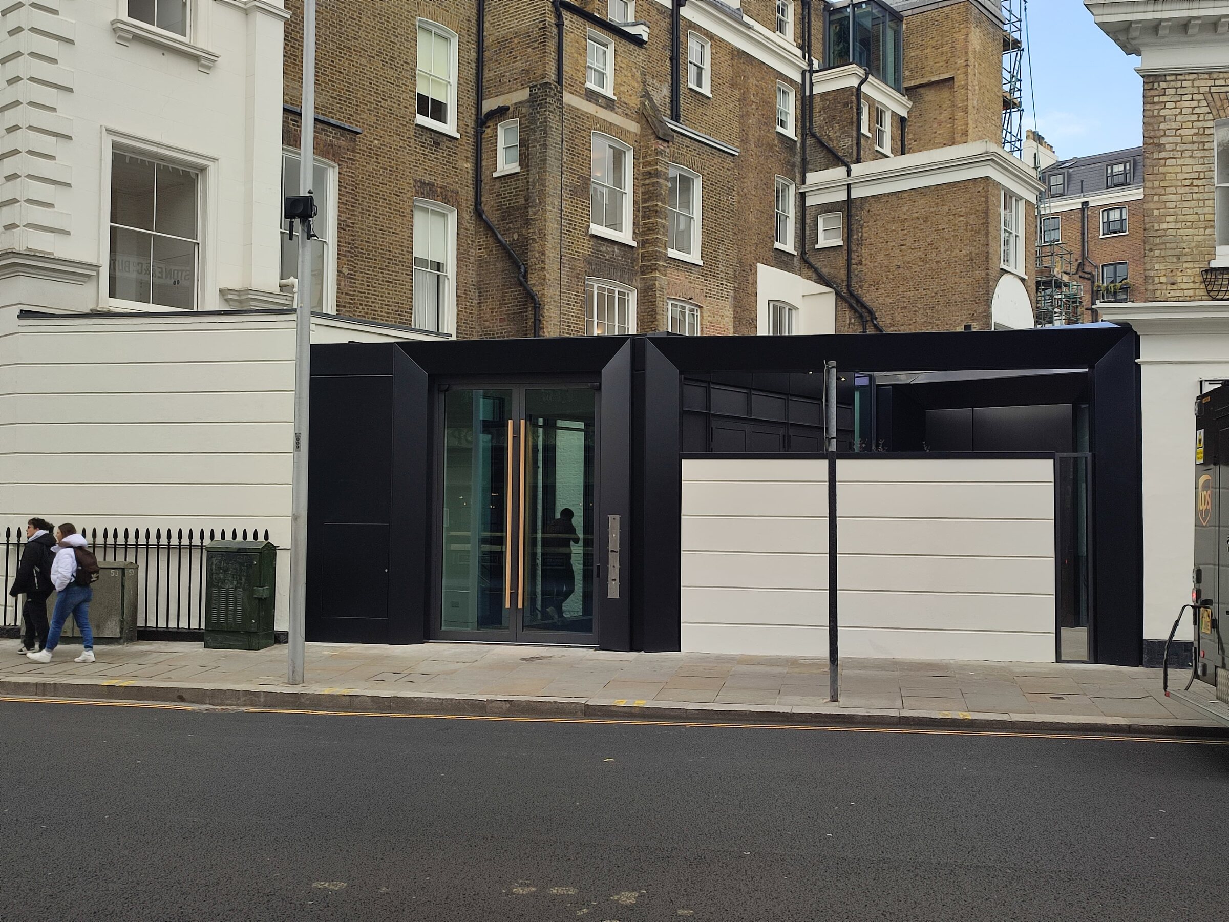 Contemporary glazed entrance at Cromwell Place in London